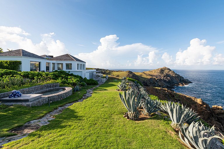 Luxury Mansion in St. Barthelemy - Stb001