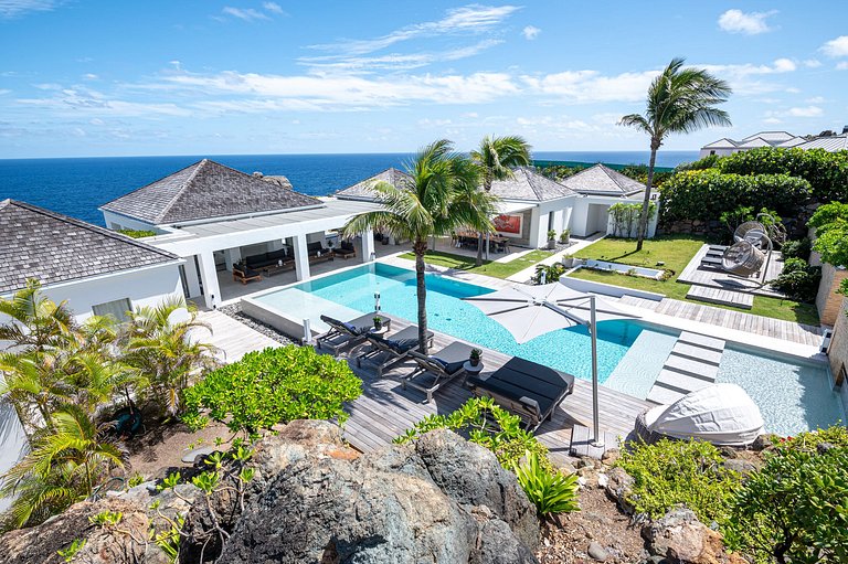 Luxury Mansion in St. Barthelemy - Stb001