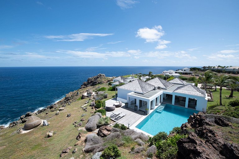 Luxury Mansion in St. Barthelemy - Stb001