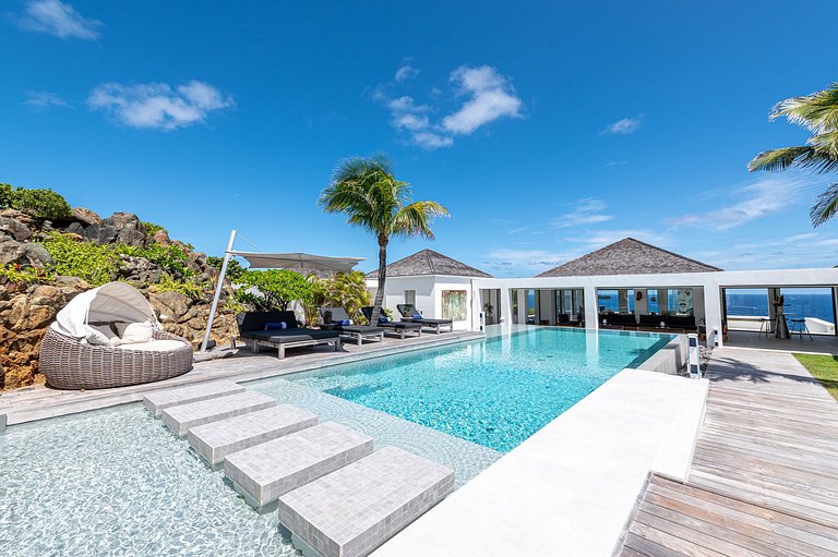 Luxury Mansion in St. Barthelemy - Stb001