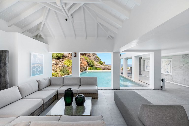 Luxury Mansion in St. Barthelemy - Stb001