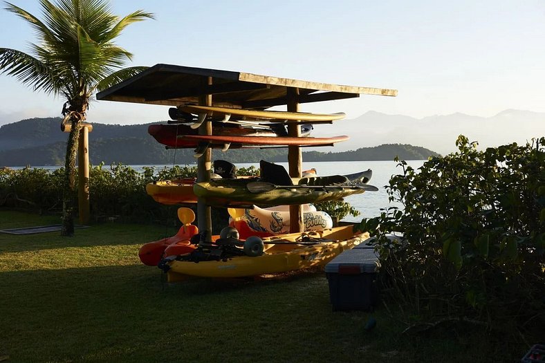 Mansão de 10 suítes em Ilha Grande - Ang008