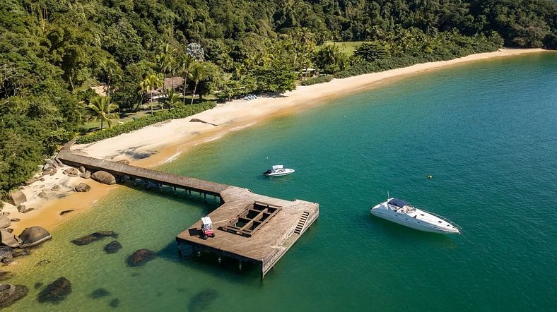 Mansão de 10 suítes em Ilha Grande - Ang008