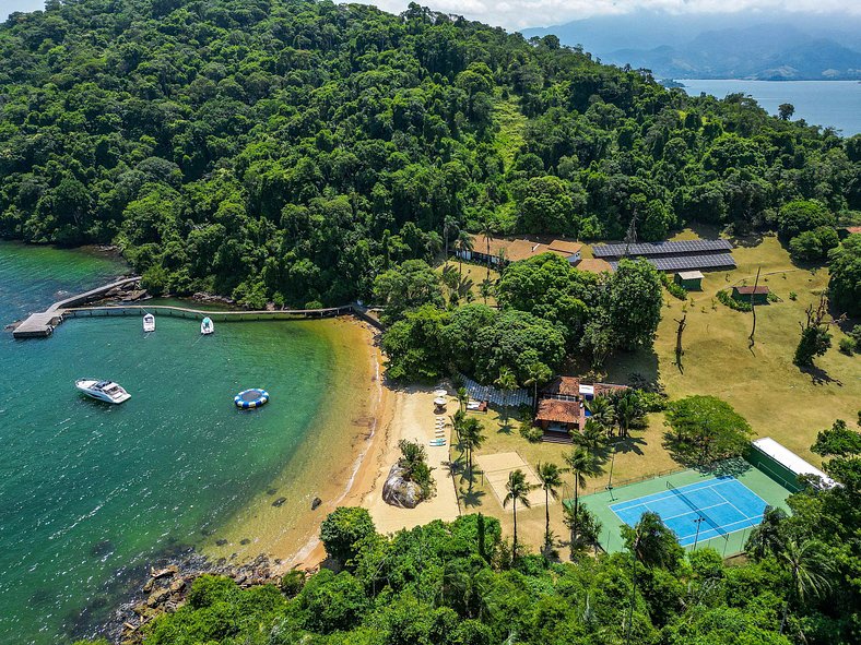 Mansão frente mar em em ilha de Angra dos Reis - Ang009