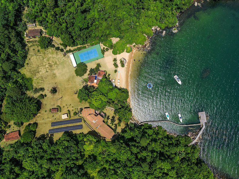 Mansão frente mar em em ilha de Angra dos Reis - Ang009