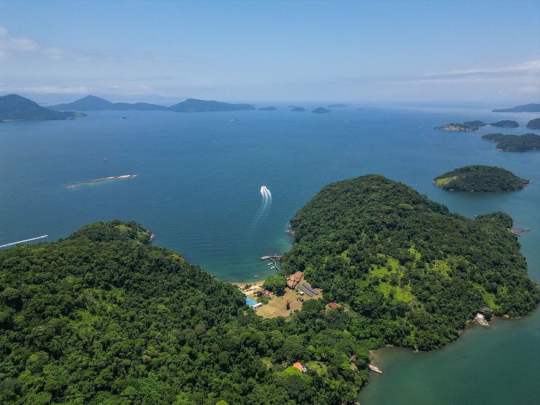 Mansão frente mar em em ilha de Angra dos Reis - Ang009