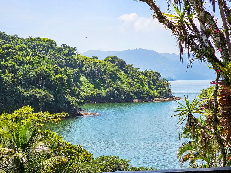 Mansão frente mar em em ilha de Angra dos Reis - Ang009