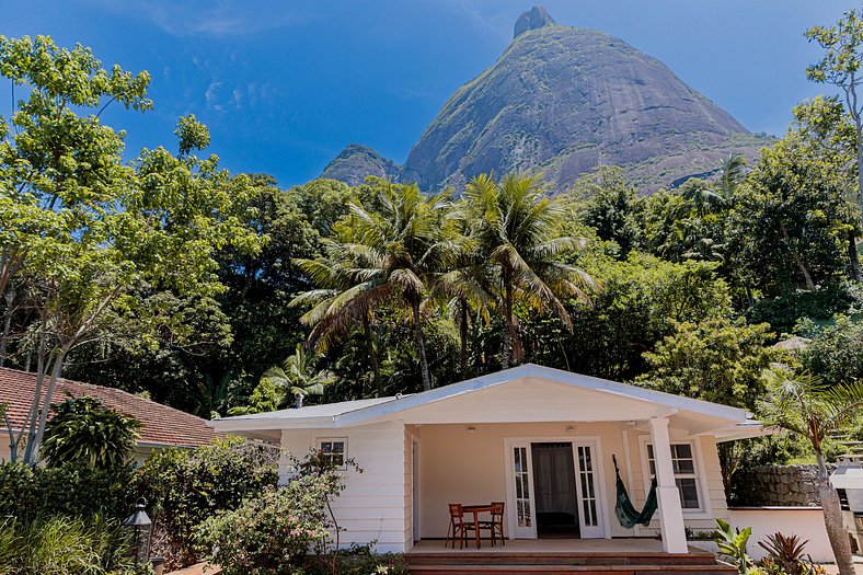 Mansion at the Foot of Pedra da Gávea - Sco010