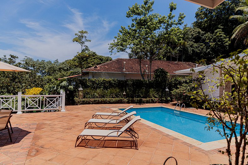 Mansion at the Foot of Pedra da Gávea - Sco010