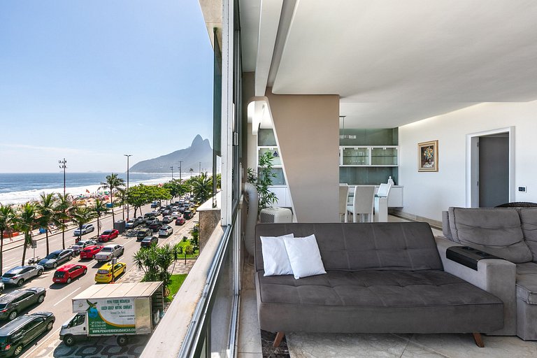 Oceanfront Apartment in Ipanema - Ipa035