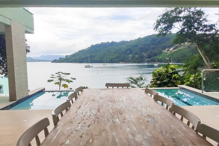 Oceanfront luxury villa in Angra dos Reis - Ang040