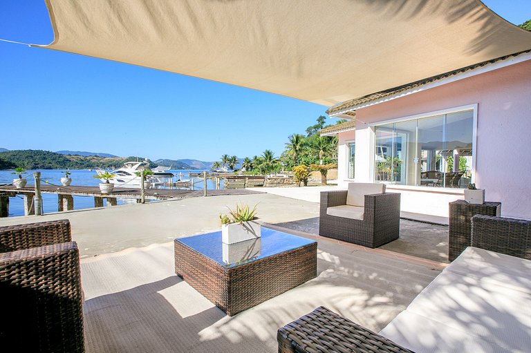 Oceanfront villa in Angra dos Reis - Ang023