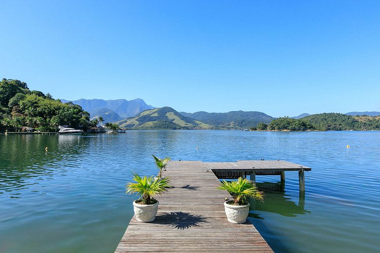 Oceanfront villa in Angra dos Reis - Ang023