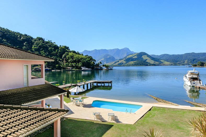 Oceanfront villa in Angra dos Reis - Ang023