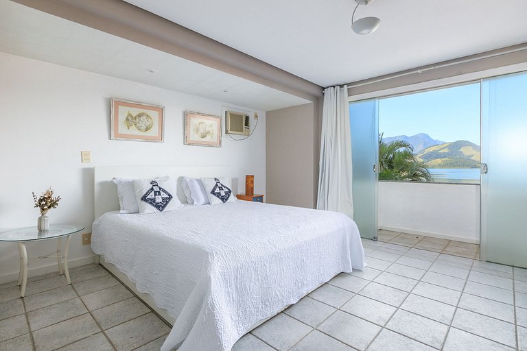 Oceanfront villa in Angra dos Reis - Ang023