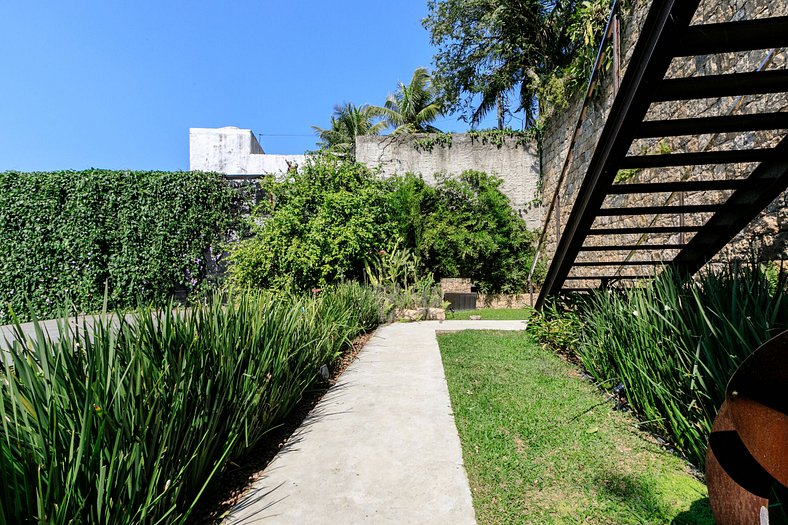 Villa with infinity pool and sea view in Joá - Joa008